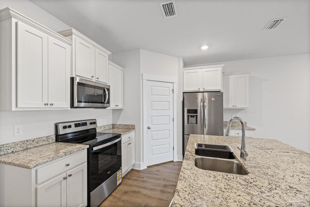 4074 Blaney Ln, Pace, FL 32571