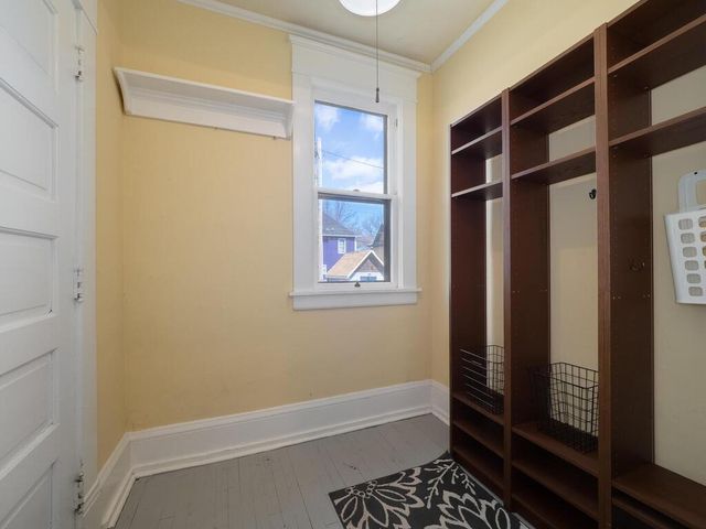 937 Laurel Avenue, Saint Paul, MN 55104