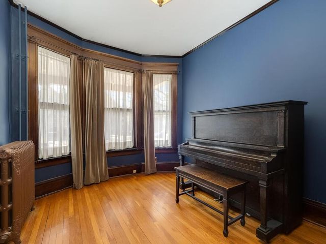 937 Laurel Avenue, Saint Paul, MN 55104