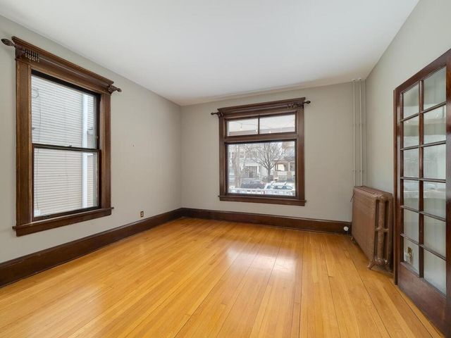 937 Laurel Avenue, Saint Paul, MN 55104