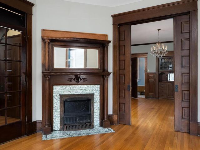 937 Laurel Avenue, Saint Paul, MN 55104