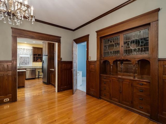 937 Laurel Avenue, Saint Paul, MN 55104