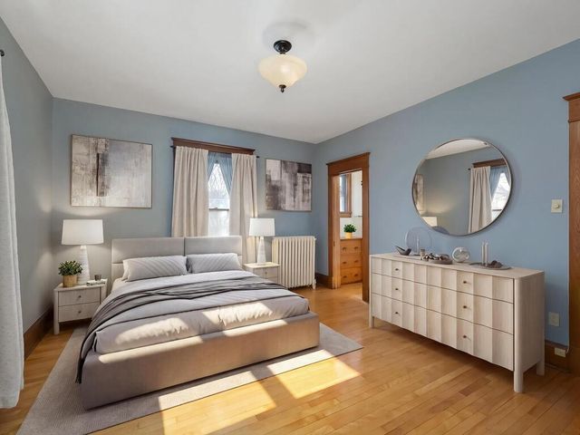 937 Laurel Avenue, Saint Paul, MN 55104