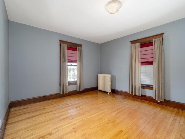 937 Laurel Avenue, Saint Paul, MN 55104