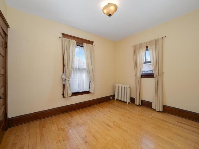 937 Laurel Avenue, Saint Paul, MN 55104