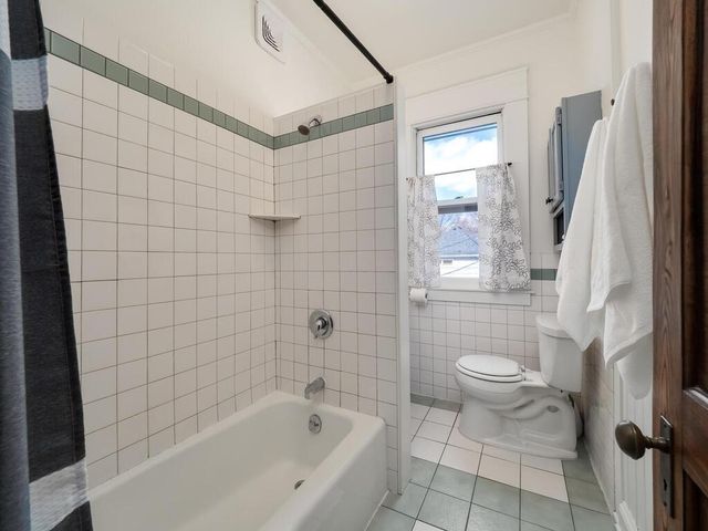 937 Laurel Avenue, Saint Paul, MN 55104