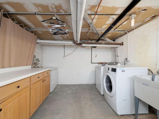 937 Laurel Avenue, Saint Paul, MN 55104