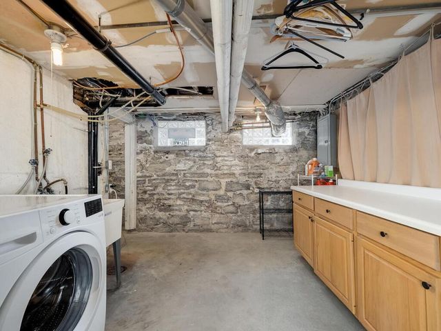 937 Laurel Avenue, Saint Paul, MN 55104