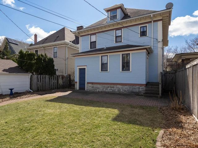 937 Laurel Avenue, Saint Paul, MN 55104