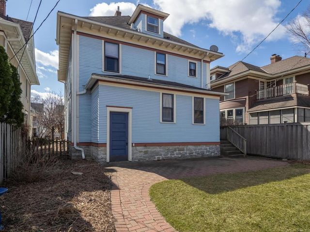 937 Laurel Avenue, Saint Paul, MN 55104