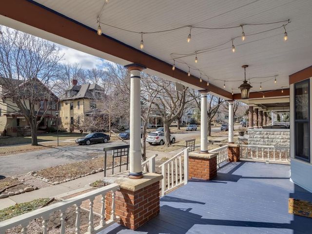 937 Laurel Avenue, Saint Paul, MN 55104