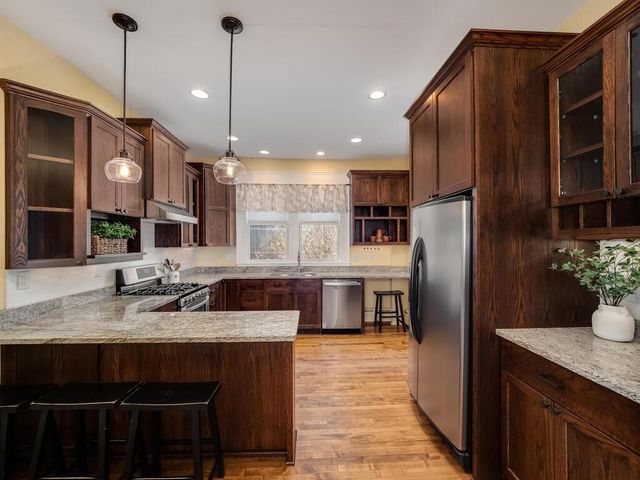 937 Laurel Avenue, Saint Paul, MN 55104