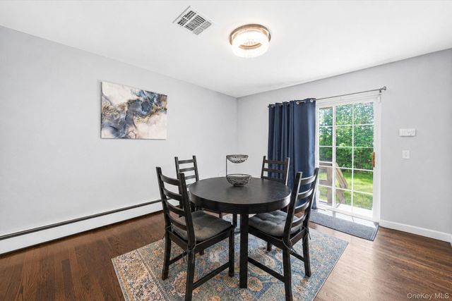 20 Essex Circle, Shirley, NY 11967