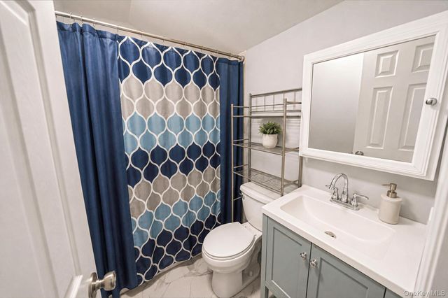 20 Essex Circle, Shirley, NY 11967