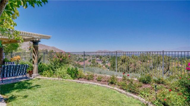 17076 First Light, Riverside, CA 92503