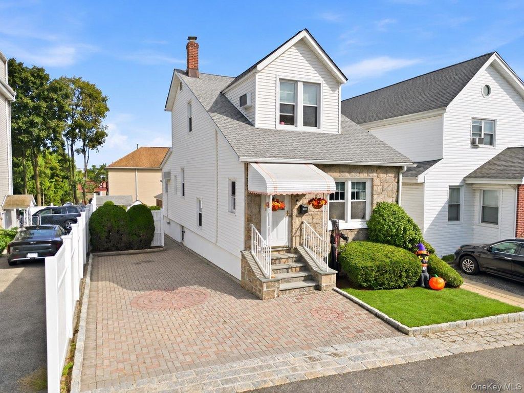 221 Edgewood Avenue, Yonkers, NY 10704 — photo 3