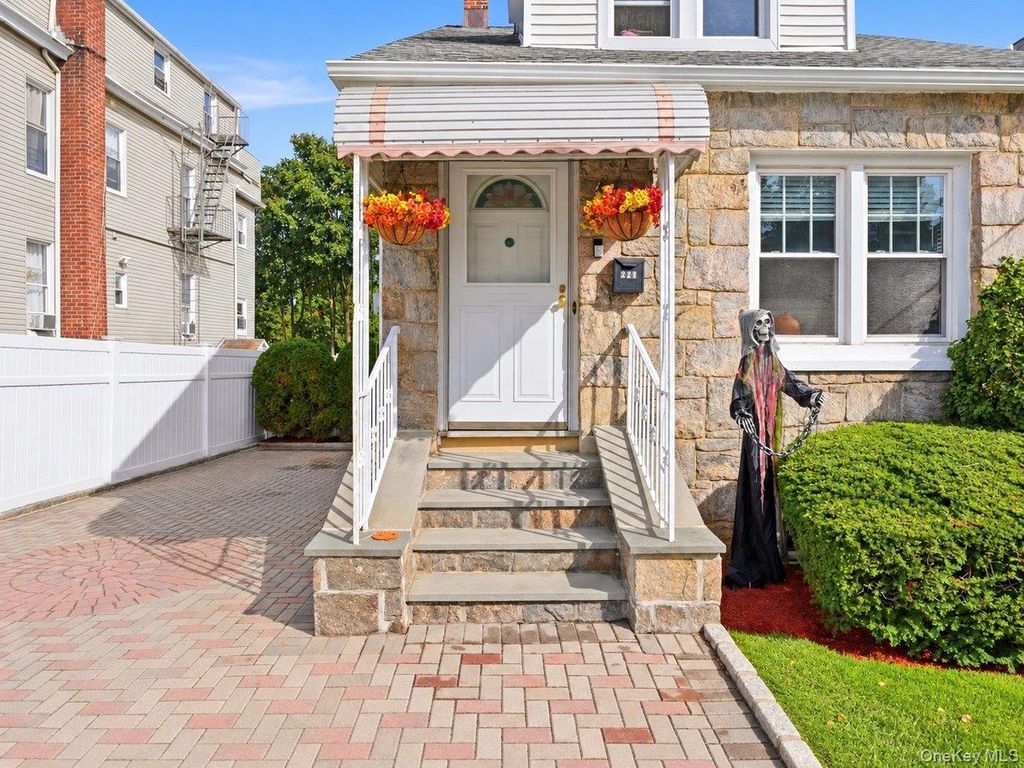 221 Edgewood Avenue, Yonkers, NY 10704 — photo 5