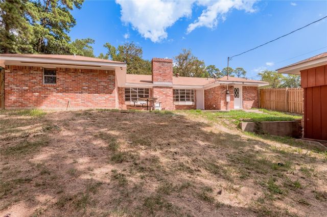 1701 25th Street, Huntsville, TX 77340