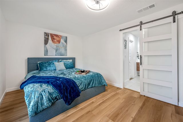 5608 Helmick Avenue, Fort Worth, TX 76107