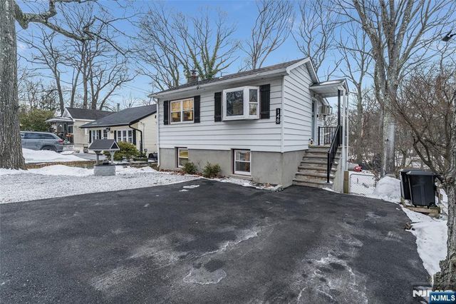 148 Bucknell Trail, Hopatcong, NJ 07843