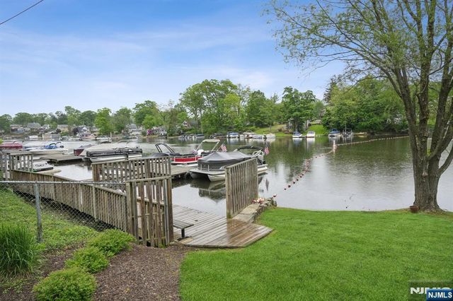 148 Bucknell Trail, Hopatcong, NJ 07843