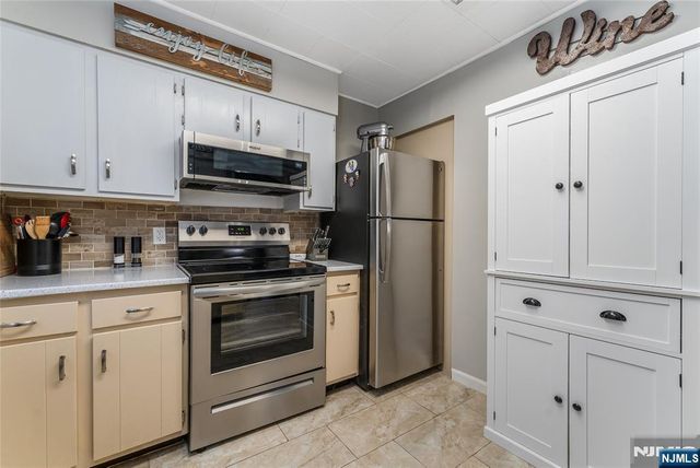 148 Bucknell Trail, Hopatcong, NJ 07843