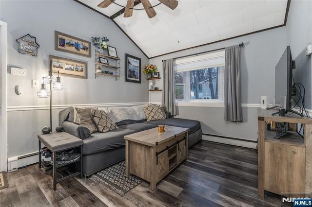 148 Bucknell Trail, Hopatcong, NJ 07843