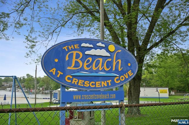 148 Bucknell Trail, Hopatcong, NJ 07843