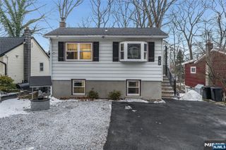 148 Bucknell Trail, Hopatcong, NJ 07843