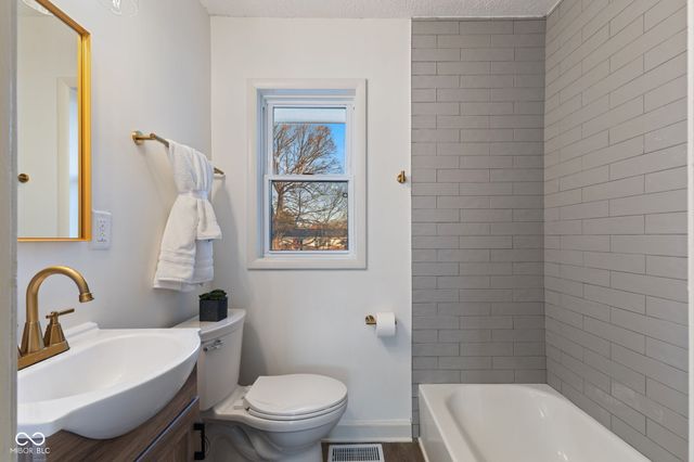 4571 Devon Drive, Indianapolis, IN 46226