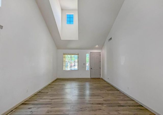 7085 W Andrew Lane, Peoria, AZ 85383