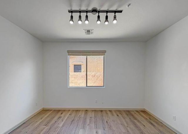 7085 W Andrew Lane, Peoria, AZ 85383