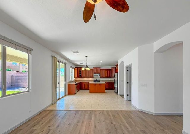 7085 W Andrew Lane, Peoria, AZ 85383