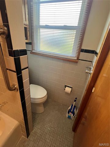 5896 Hawkins Fuchs Road, St Louis, MO 63129