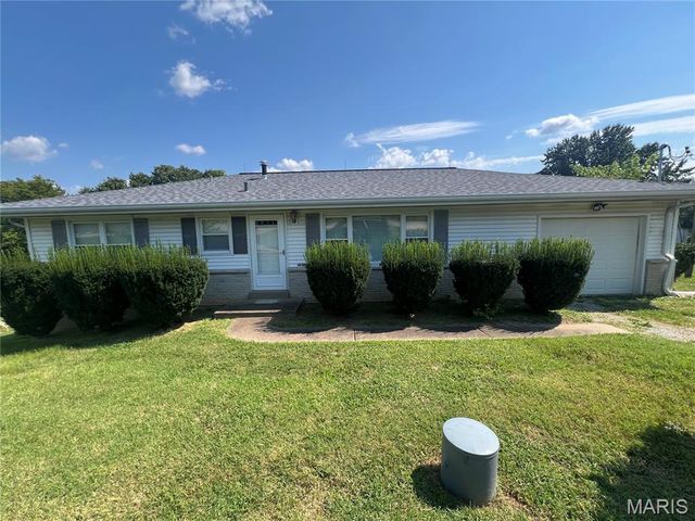 5896 Hawkins Fuchs Road, St Louis, MO 63129