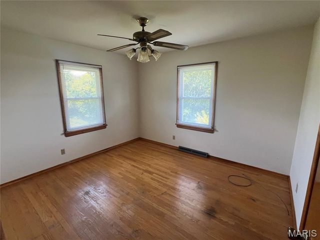 5896 Hawkins Fuchs Road, St Louis, MO 63129