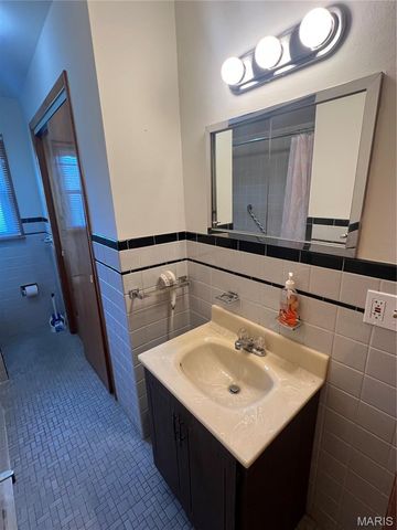 5896 Hawkins Fuchs Road, St Louis, MO 63129