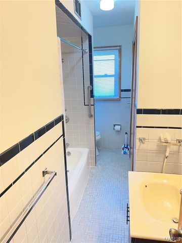 5896 Hawkins Fuchs Road, St Louis, MO 63129