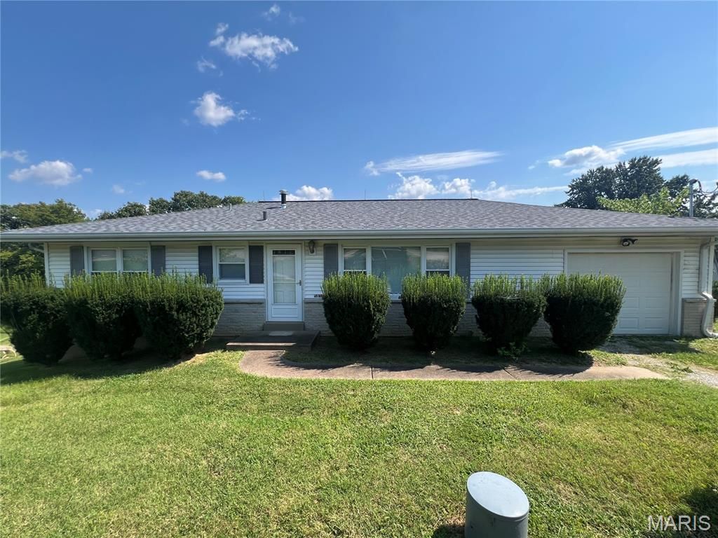 5896 Hawkins Fuchs Road, St Louis, MO 63129