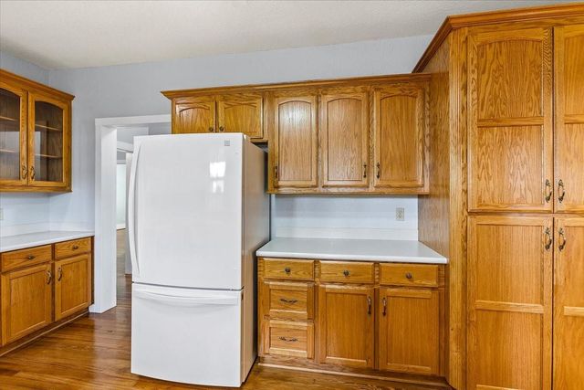 7911 Barry Avenue, Hitchcock, TX 77563