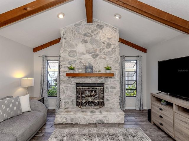 1215 PARADISE WAY, Venice, FL 34285