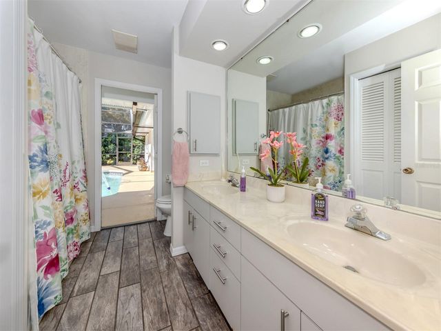 1215 PARADISE WAY, Venice, FL 34285