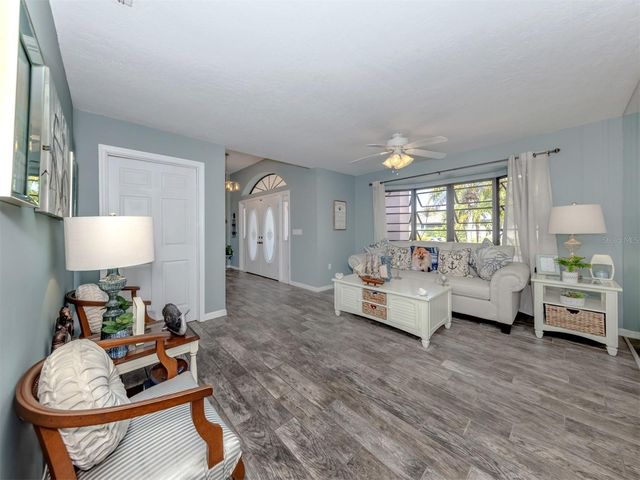 1215 PARADISE WAY, Venice, FL 34285