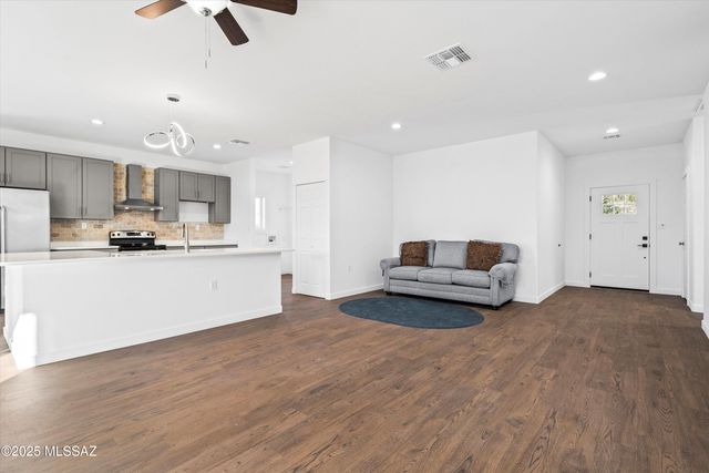 5631 W Lone Star Drive, Tucson, AZ 85713