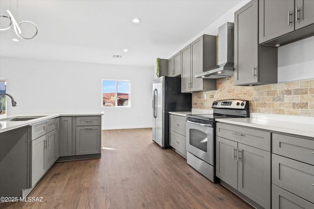 5631 W Lone Star Drive, Tucson, AZ 85713