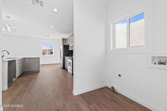 5631 W Lone Star Drive, Tucson, AZ 85713