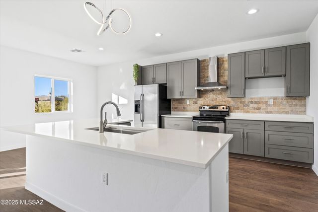 5631 W Lone Star Drive, Tucson, AZ 85713