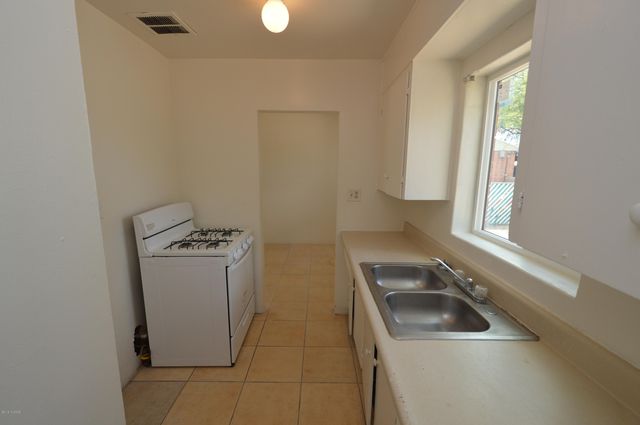 4633 E 19th Street, Tucson, AZ 85711