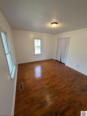 833 Cedar St., Calvert City, KY 42029