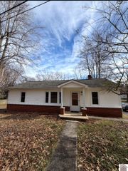 833 Cedar St., Calvert City, KY 42029